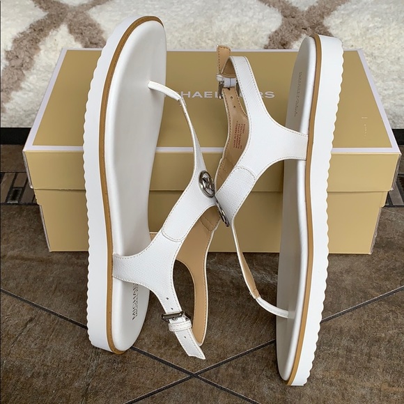 MICHAEL KORS JUDY THONG SAFFIANO PVC OPTIC WHITE - Picture 11 of 16